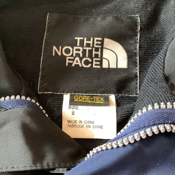 The North Face - Gore-Tex rain jacket. - Picture 2 of 9